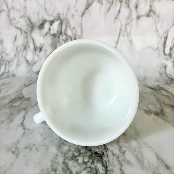 Vintage Pyrex milk glass coffee cup woodland pattern - Picture 4 of 5